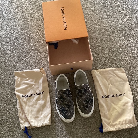 Worn about 30 times, still great condition/ size 42 European, 9 American - Picture 4 of 4